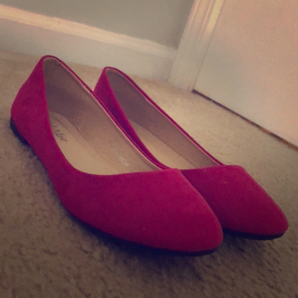 Women’s size 7 raspberry pink flats